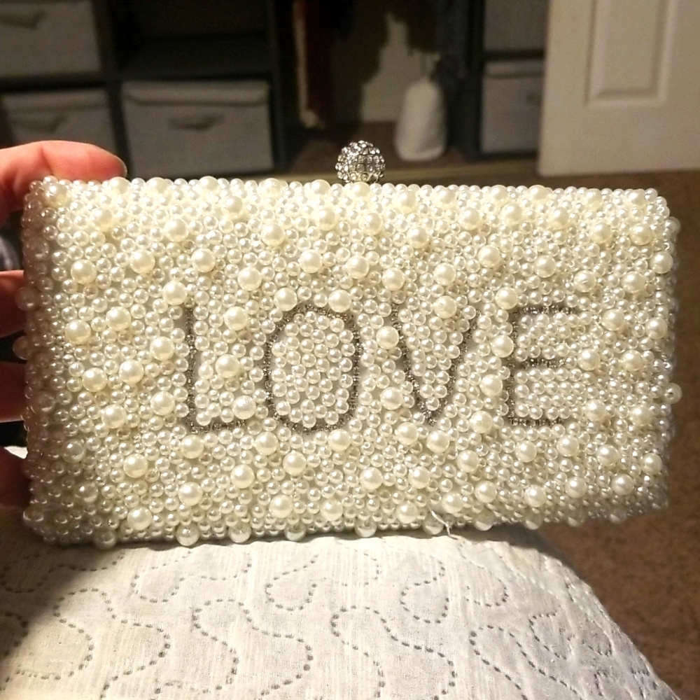 LOVE Pearl Clutch